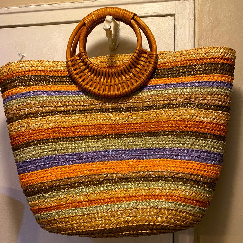 Forever 21 Straw and Wooden Handle Bag